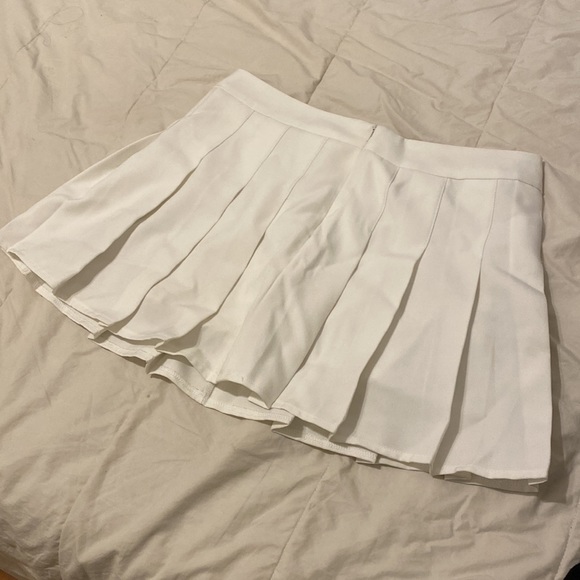 White Tennis Skirt - Picture 2 of 3
